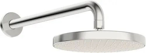 HANSABASICJET Kopfbrause mit runder Brausefläche und schwenkbarem Auslauf, montiert an einer gebogenen Wandhalterung in Chromoptik.